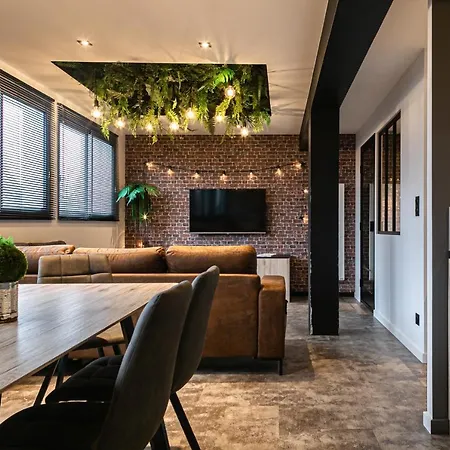 Little Factory - 2 Pieces - Parking Prive Apartamento