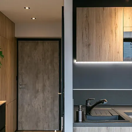 Little Factory - 2 Pieces - Parking Prive *