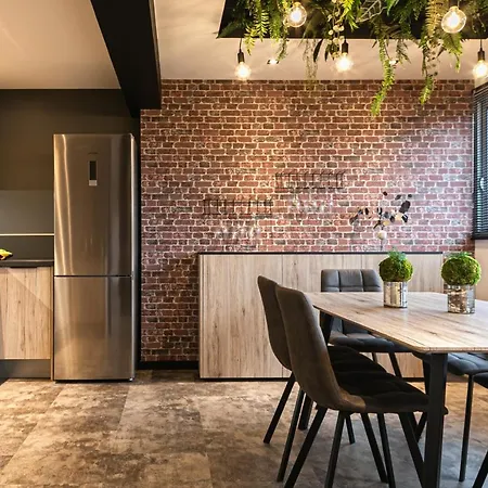 Little Factory - 2 Pieces - Parking Prive Pau