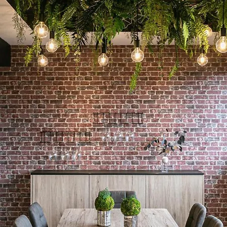 Little Factory - 2 Pieces - Parking Prive *