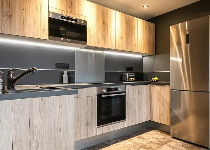 Little Factory - 2 Pièces - Parking Privé Apartamento