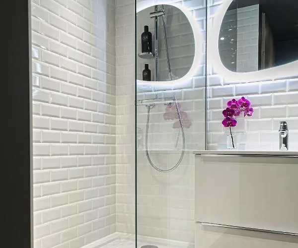 Little Factory - 2 Pieces - Parking Prive Apartman *